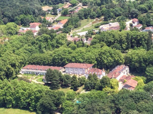 vue aérienne des thermes d'Eugénie-les-bains